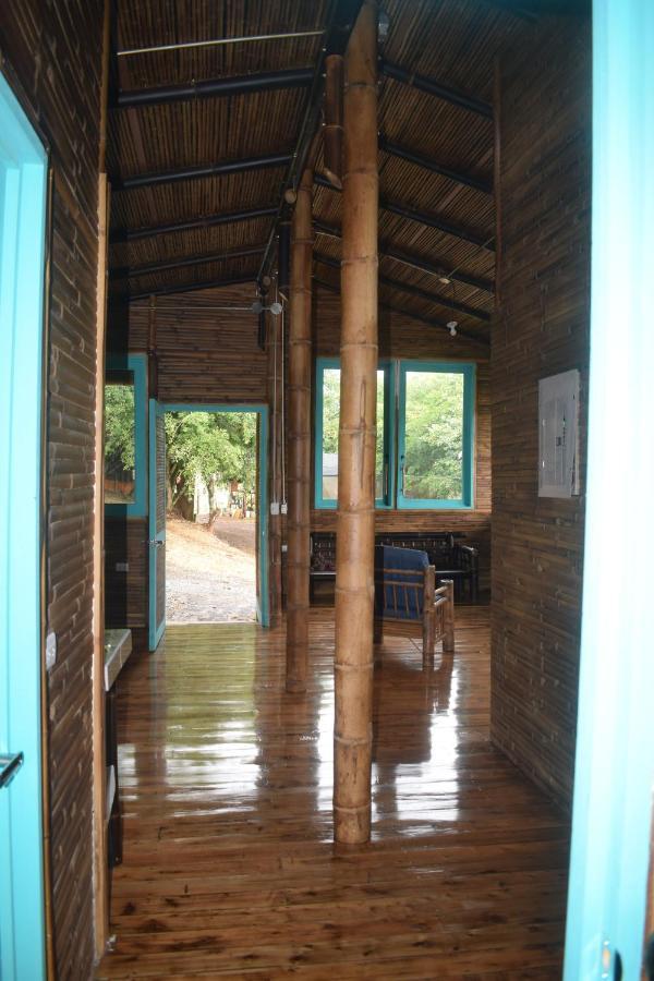 הוילה טוריאלבה Casa De Bambu מראה חיצוני תמונה